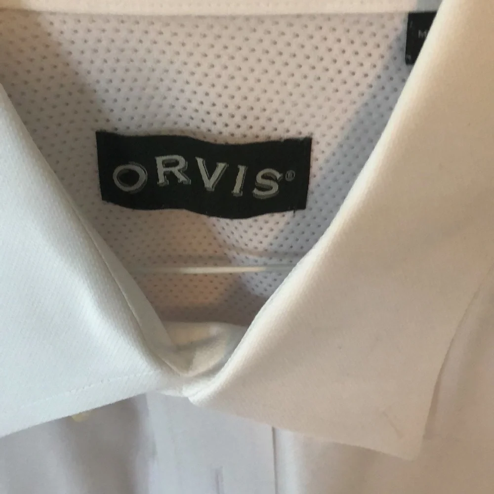 Mens White Orvis Button Down Shirt with unique venting across back of neck - Picture 2 of 4